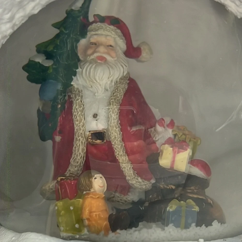 ⭐️Pier 1 imports Santa musical snow globe jingle bells new in box